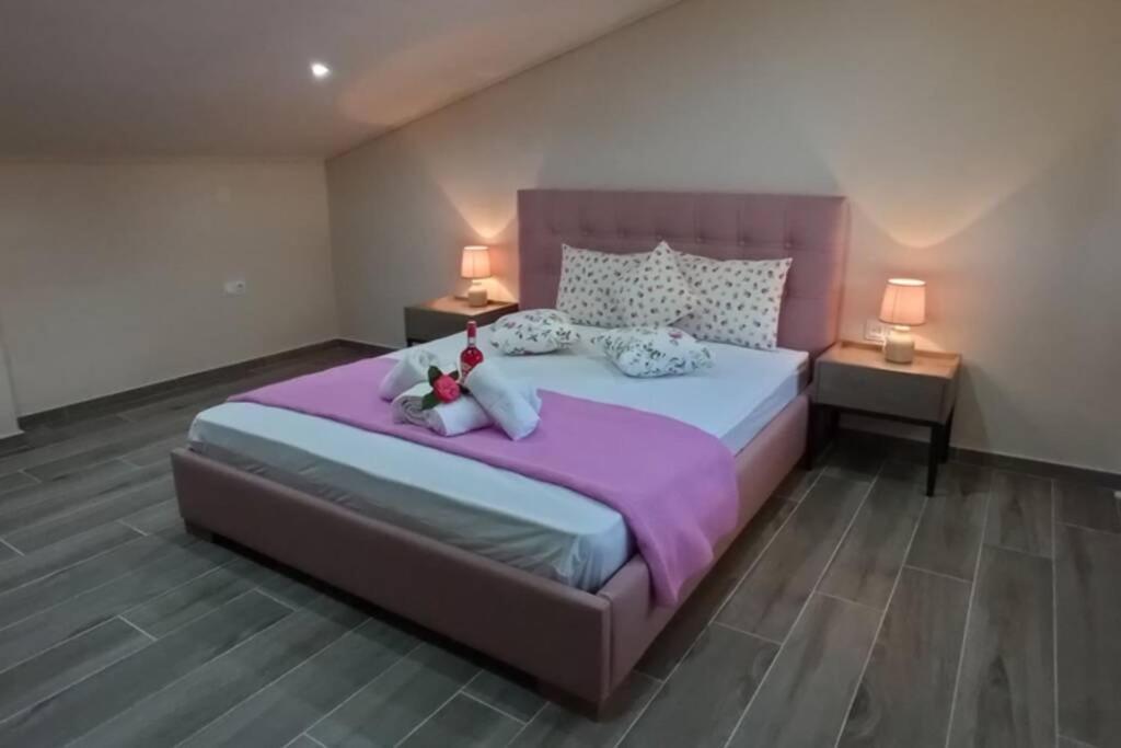 Aretoysa Center Luxury Suites 2 Неа-Перамос Экстерьер фото