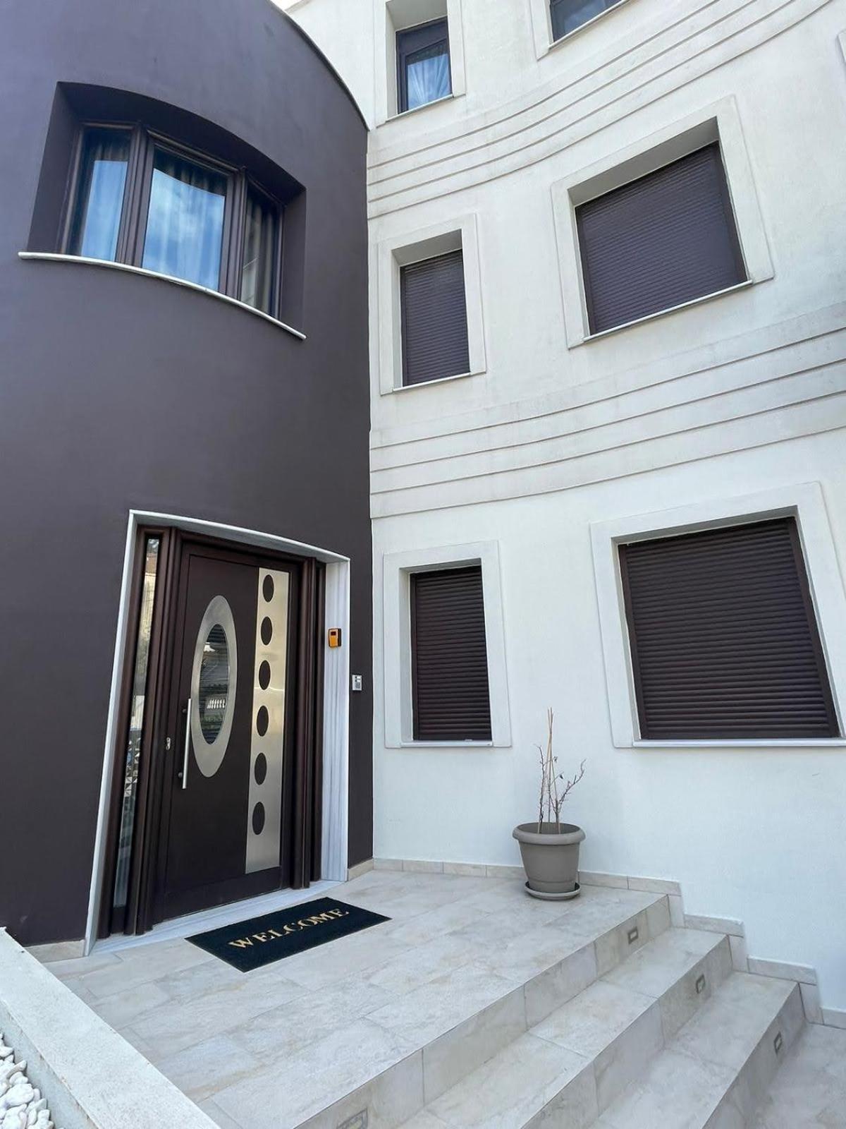 Aretoysa Center Luxury Suites 2 Неа-Перамос Экстерьер фото